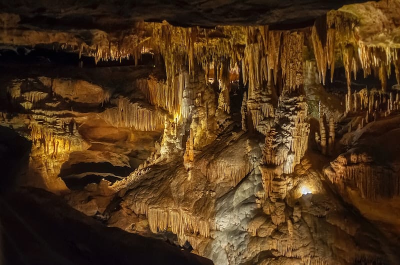 9 Caverns in Virginia That You Can Visit (Practical Info + Map)