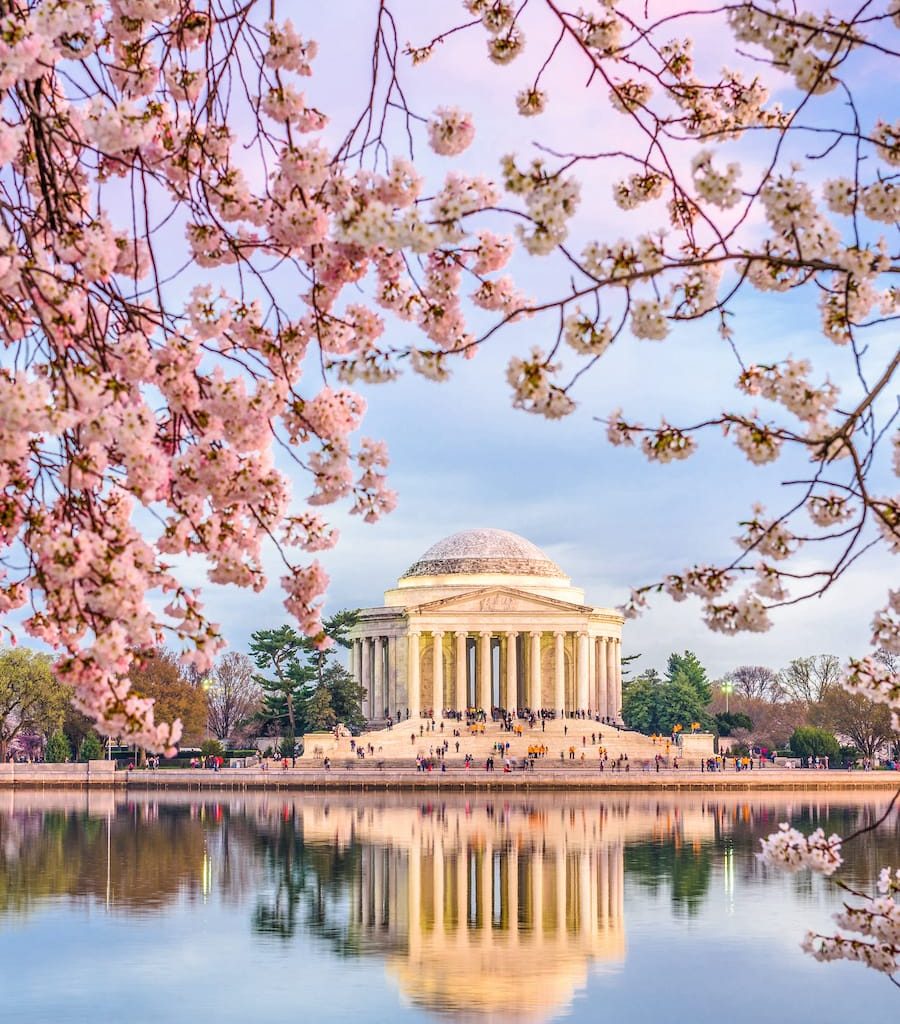 Jefferson-Memorial-Wasington-DC-in-spring-1