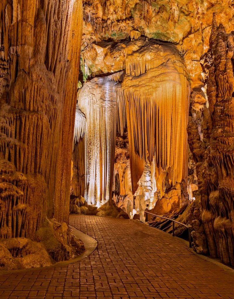 Luray Caverns - best caverns in Virginia travel guide