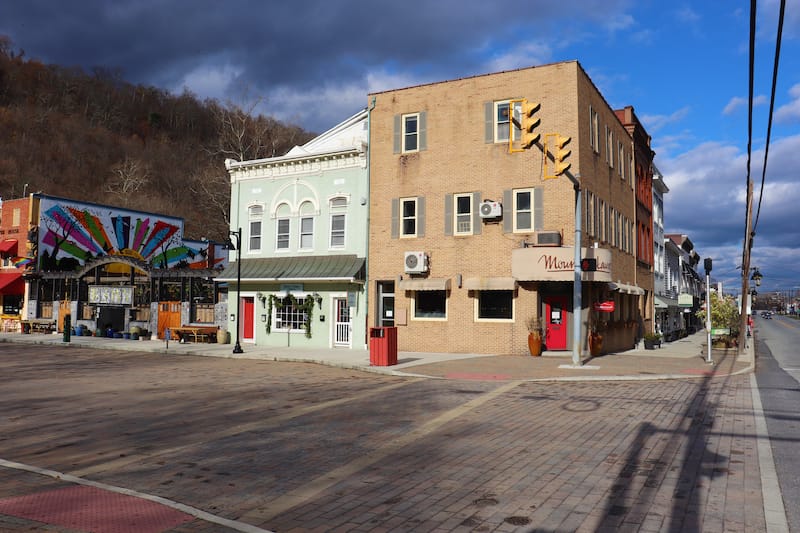 Street in Berkeley Springs in the day