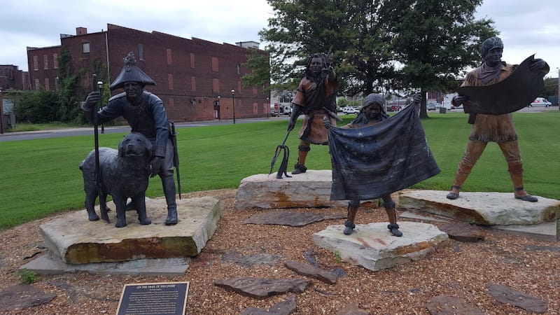 Discovery Sculpture located at the National Quilt Museum