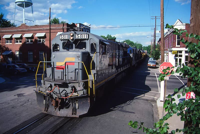 La Grange, KY via Bruce Fingerhood (CC BY 2.0 Flickr)