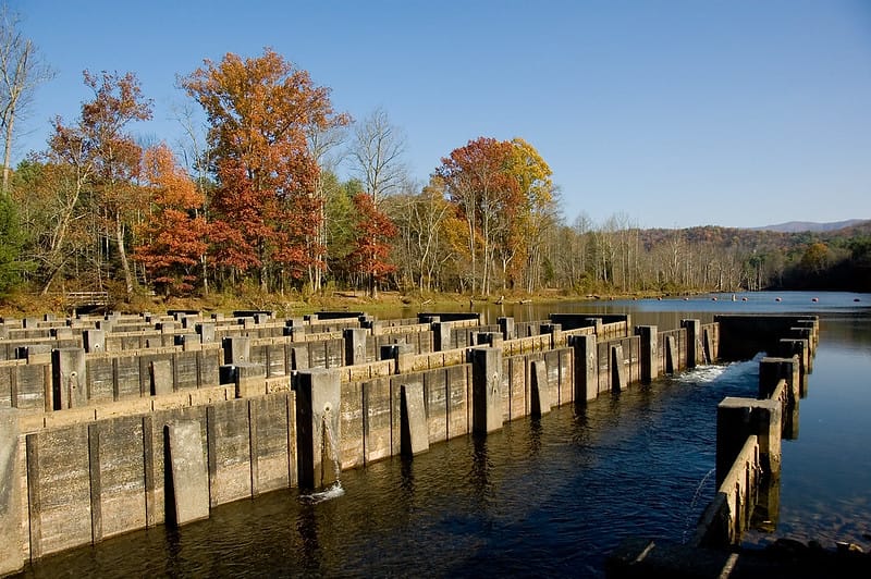 Weir Dam in Bristol via James Nelson (CC BY-NC-ND 2.0 Flickr)