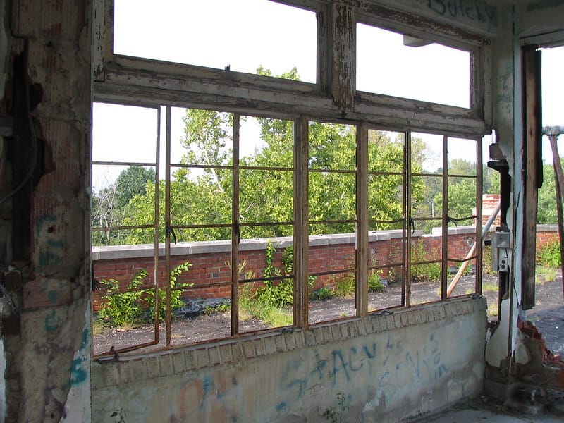 Waverly Hills Sanatorium via Aaron Vowels (Flickr CC BY 2.0)