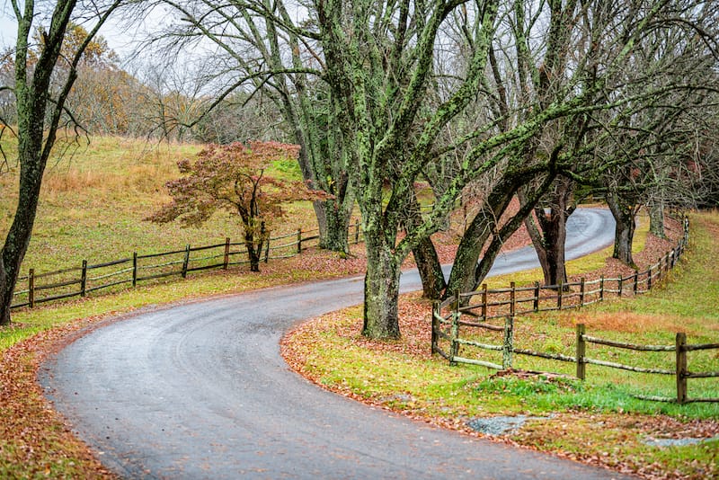 Paved road to Ash Lawn-Highland