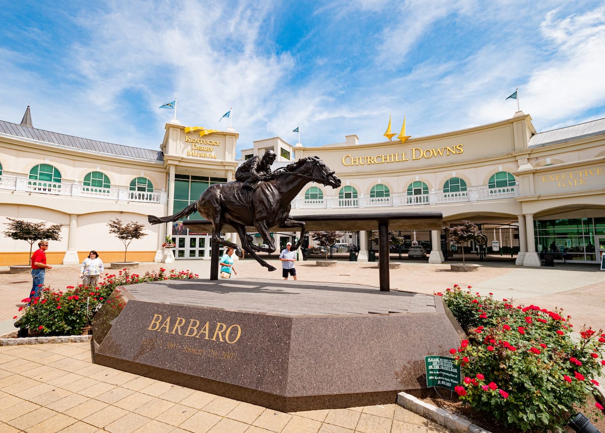 Churchill Downs + Museum - 4kclips - Deposit Photos