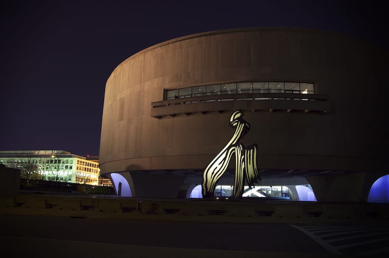 Hirshhorn Museum - RozenskiP - Shutterstock.com