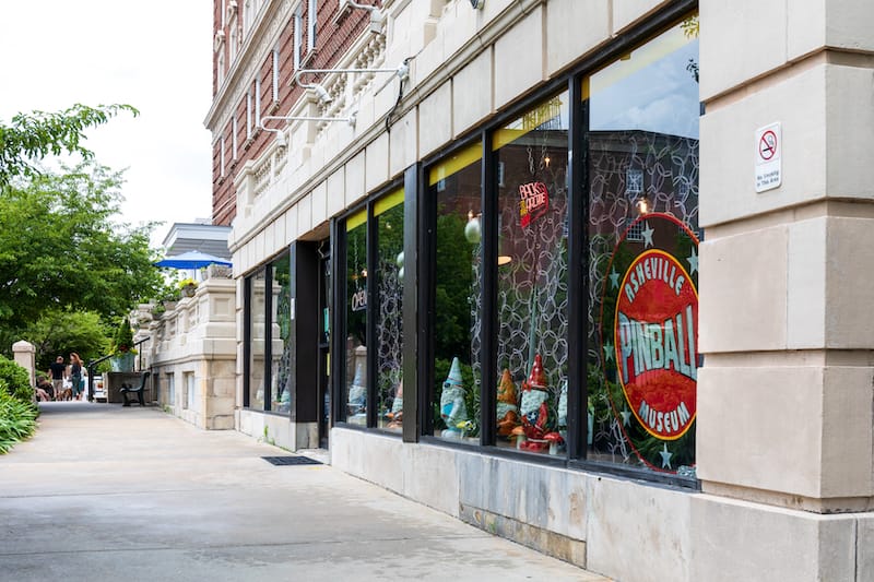 Asheville Pinball Museum - Nolichuckyjake - Shutterstock.com