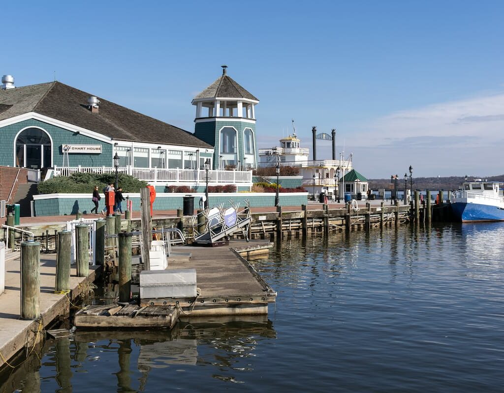 Diving into the best things to do in Alexandria, VA (Waterfront)
