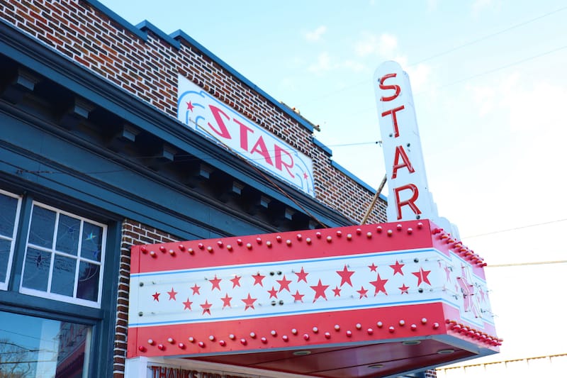 Star Theater - Alejandro Guzmani - Shutterstock