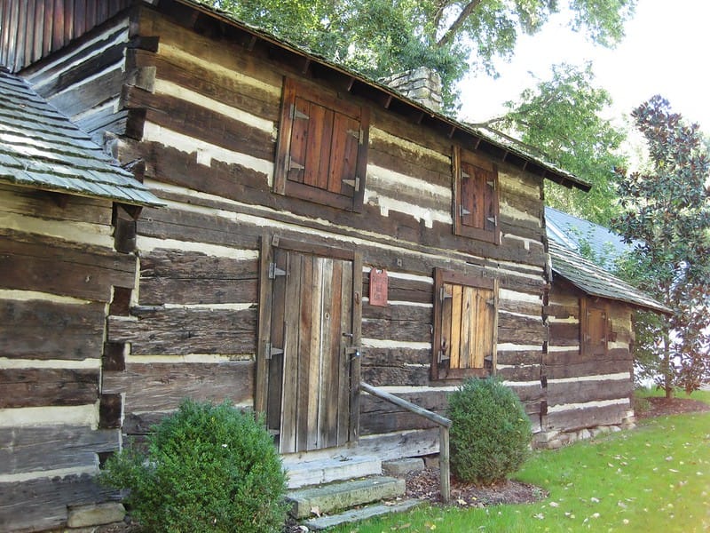 Ruffner Cabin (CC BY 2.0 by Richie Diesterheft)